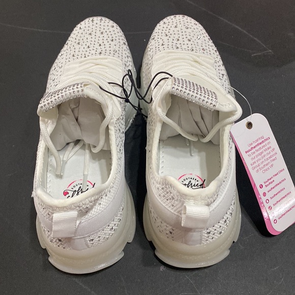 Maxed in Bling White Sneakers; Size 8 - Picture 4 of 7
